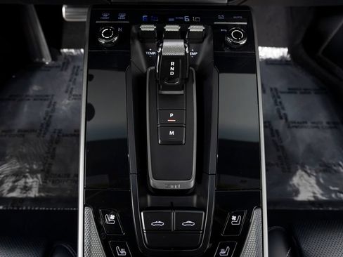 Certified 2024 Porsche 911 AWD/4WD image 35