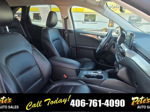 Used 2021 Ford Escape Titanium image 17