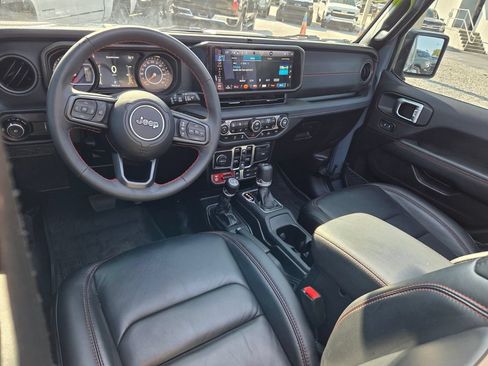 Used 2024 Jeep Wrangler Unlimited Rubicon AWD/4WD image 11