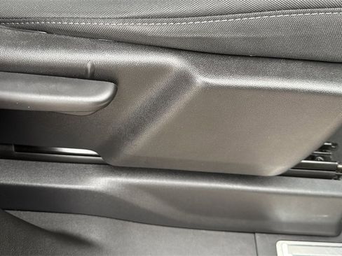 Used 2021 Chevrolet Silverado 1500 LT image 46