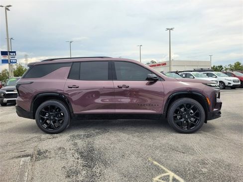 Used 2025 Chevrolet Traverse RS w/ LPO, Floor Liner Package image 7