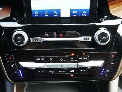 Used 2024 Ford Explorer King Ranch w/ Technology Package AWD/4WD image 24