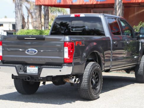 Used 2018 Ford F250 Lariat w/ Lariat Ultimate Package AWD/4WD image 11
