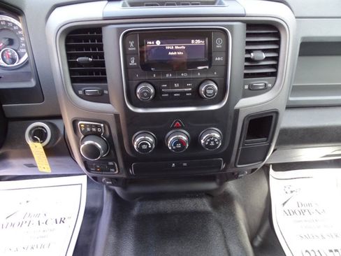 Used 2020 RAM 1500 4x4 Crew Cab Classic Tradesman w/ Chrome Appearance Package image 17