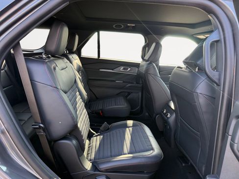 New 2026 Ford Explorer ST-Line w/ ST-Line Street Pack image 18