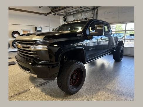 Used 2021 Chevrolet Silverado 2500 High Country w/ Z71 Off-Road Package AWD/4WD image 1