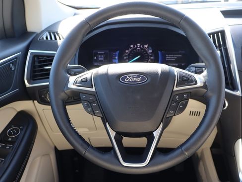 Used 2024 Ford Edge Titanium image 15