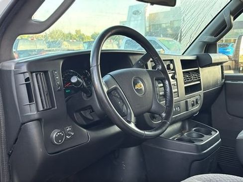 Used 2020 Chevrolet Express 3500 Extended w/ Power Convenience Package RWD image 7