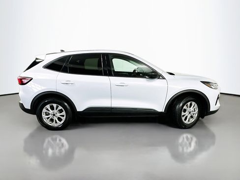 Used 2025 Ford Escape Active AWD/4WD image 8