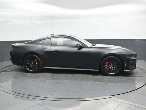 Used 2025 Ford Mustang GT Premium RWD image 5