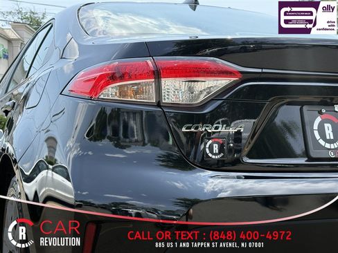 Used 2024 Toyota Corolla LE FWD image 40