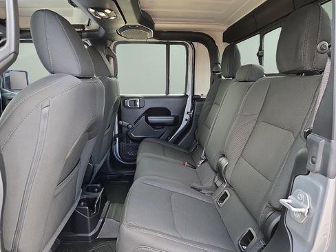 Used 2021 Jeep Gladiator Sport AWD/4WD image 10