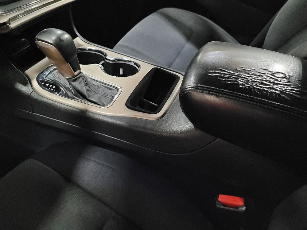 Used 2016 Jeep Grand Cherokee Laredo AWD/4WD image 26