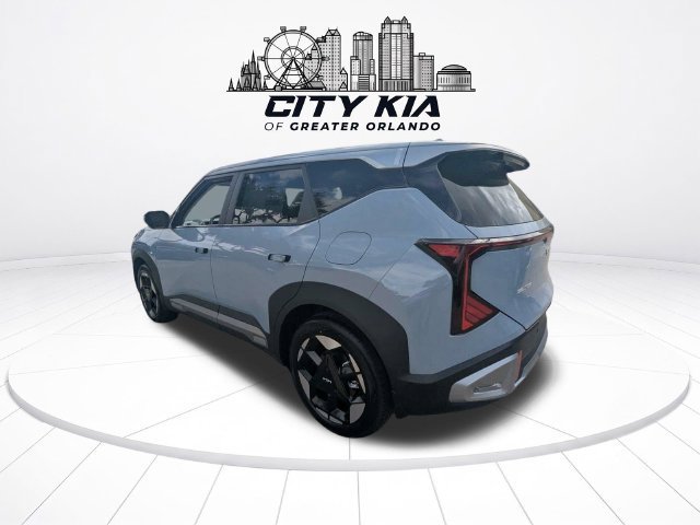 New 2027 Kia Seltos S FWD image 4