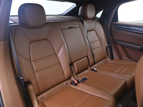Certified 2023 Porsche Cayenne GTS AWD/4WD image 19