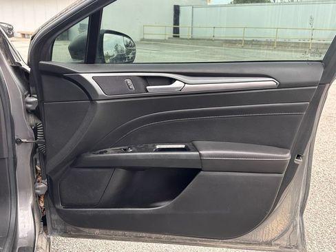 Used 2013 Ford Fusion Titanium FWD image 29