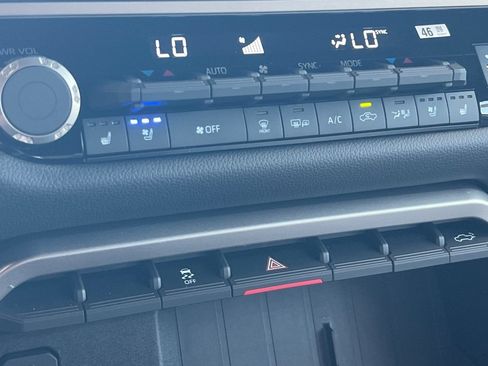New 2026 Toyota Tundra Limited AWD/4WD image 16