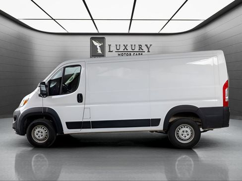 Used 2025 RAM ProMaster 2500 w/ Convenience Group FWD image 5