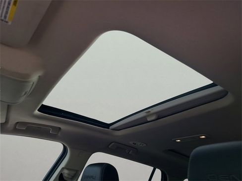 Used 2023 GMC Acadia Denali w/ Denali Technology Package image 26