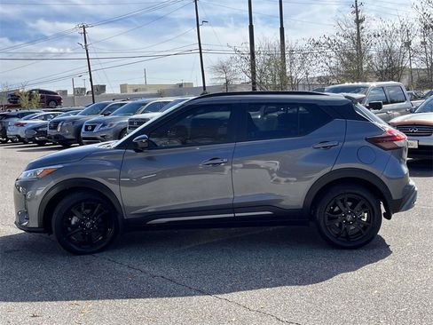 Used 2023 Nissan Kicks SR image 6