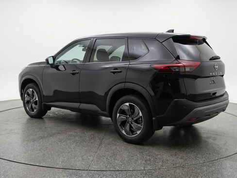 Used 2025 Nissan Rogue SV FWD image 6