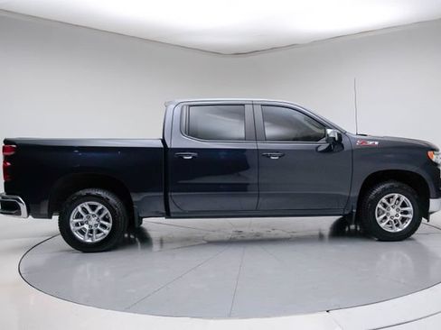 Used 2024 Chevrolet Silverado 1500 LT w/ Z71 Off-Road Package AWD/4WD image 9