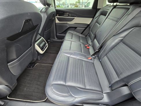 Used 2024 Lincoln Nautilus Reserve AWD/4WD image 10