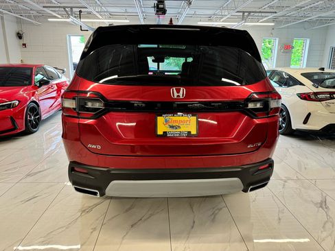 Used 2025 Honda Pilot Elite image 6