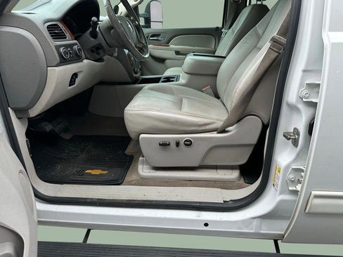 Used 2013 Chevrolet Silverado 2500 LTZ w/ LTZ Plus Package image 11