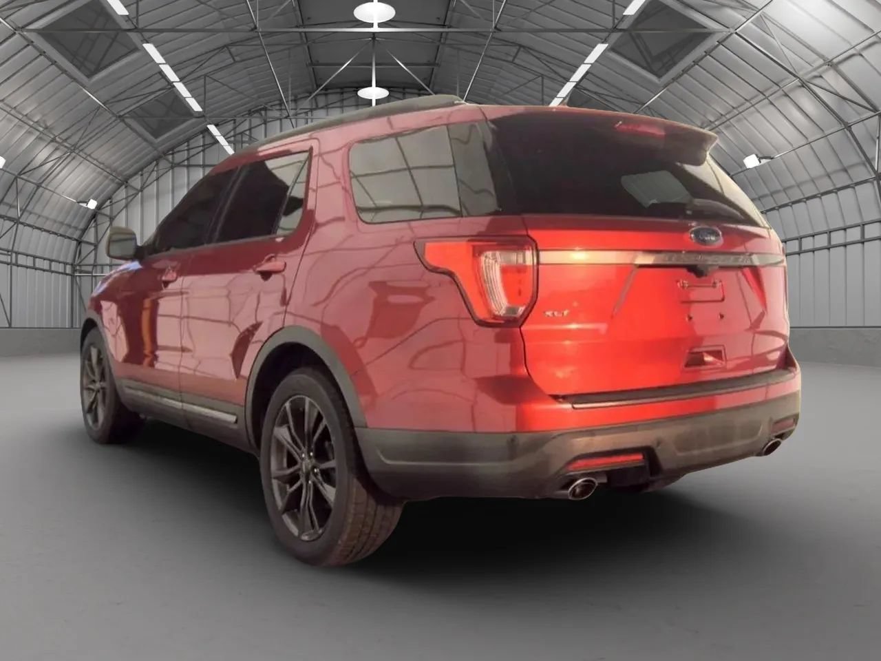 Used 2019 Ford Explorer XLT w/ Equipment Group 202A FWD image 5