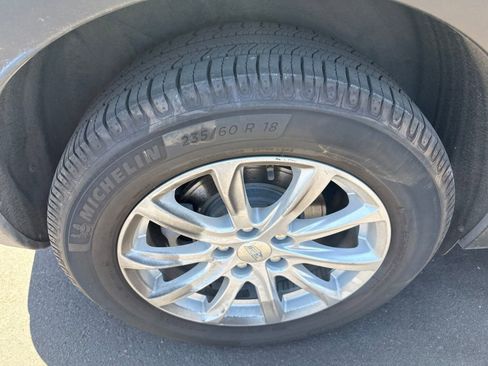 Used 2021 Cadillac XT4 Luxury w/ Trailering Package AWD/4WD image 17