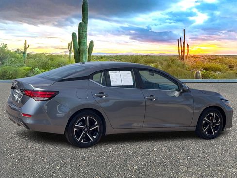Used 2025 Nissan Sentra SV image 5