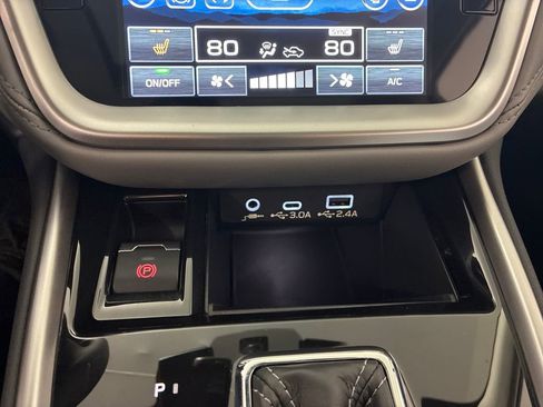 Used 2025 Subaru Outback Premium w/ Popular Package #1A AWD/4WD image 22