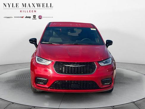 New 2026 Chrysler Pacifica Select image 18