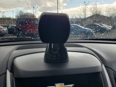 Used 2017 Chevrolet Equinox LT w/ Convenience Package image 35