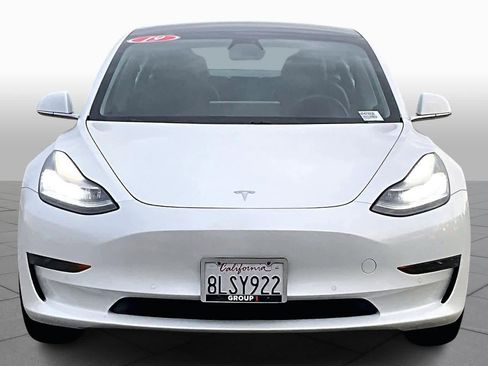 Used 2019 Tesla Model 3 Standard Range Plus image 3