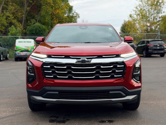 Used 2026 Chevrolet Equinox LT w/ Convenience Package II FWD image 3