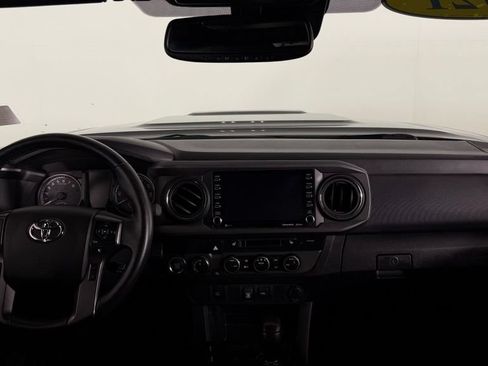 Used 2021 Toyota Tacoma TRD Sport AWD/4WD image 30