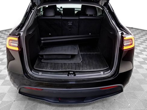 Used 2023 Tesla Model Y Long Range image 31