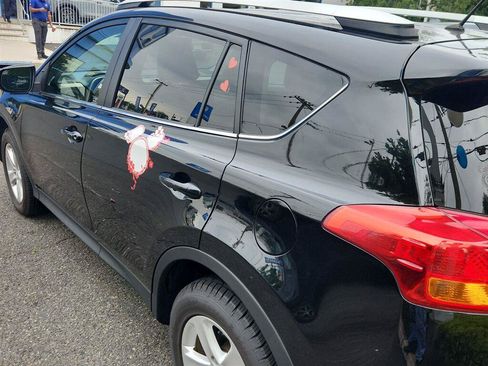 Used 2013 Toyota RAV4 XLE AWD/4WD image 4