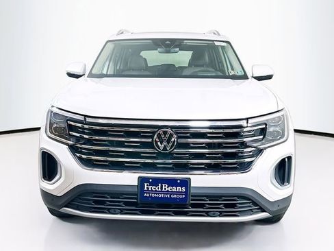 Used 2025 Volkswagen Atlas SEL AWD/4WD image 2