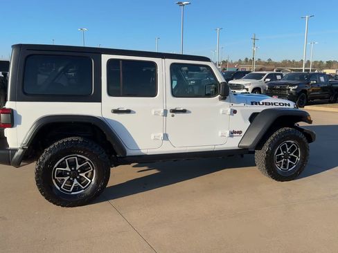 Used 2025 Jeep Wrangler Unlimited Rubicon image 9