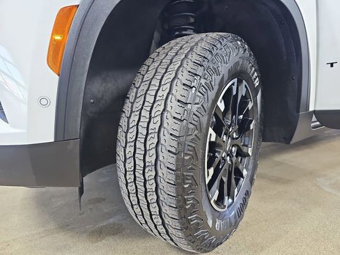 Certified 2024 Chevrolet Traverse Z71 w/ Enhanced Driving Package image 40