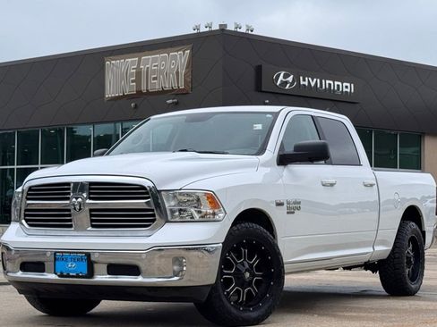 Used 2019 RAM 1500 Big Horn RWD image 1