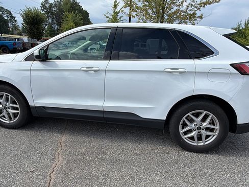 Used 2024 Ford Edge SEL AWD/4WD image 11