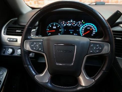 Used 2019 GMC Yukon Denali w/ Denali Ultimate Package AWD/4WD image 12