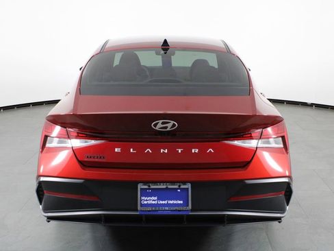 Certified 2024 Hyundai Elantra SEL w/ Convenience Package FWD image 11