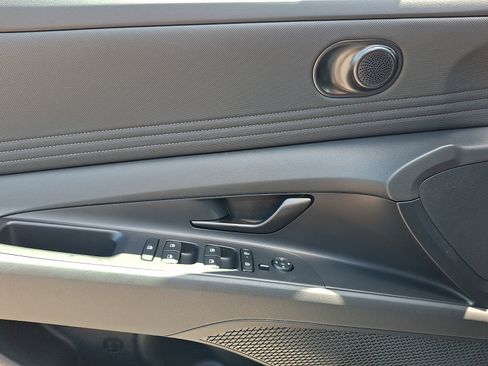 Certified 2025 Hyundai Elantra Sport FWD image 12