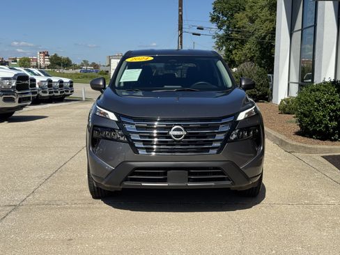 Used 2024 Nissan Rogue SV image 17