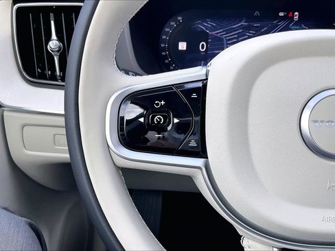 New 2026 Volvo XC60 B5 Ultra w/ Protection Package Premier image 17